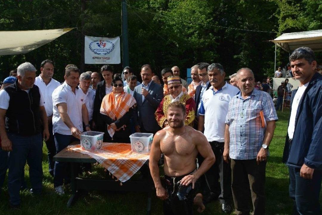 K&ouml;yceğiz&rsquo;de Başpehlivan İsmail Balaban Oldu