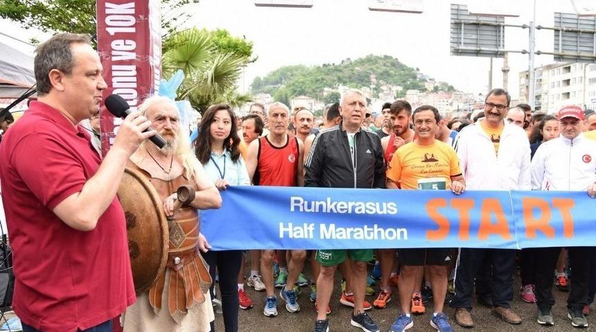 Aksu Yarı Maratonu Koşusu Yapıldı