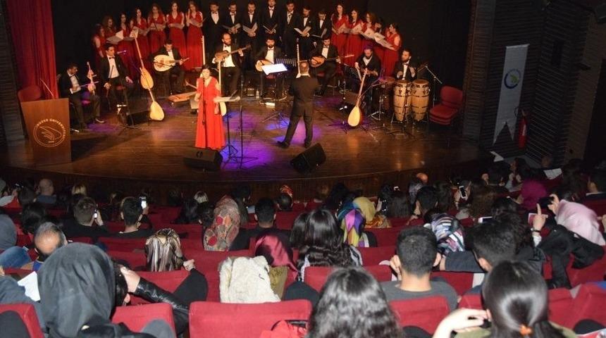 D&uuml;zce &Uuml;niversitesi&rsquo;nde 12. Kuruluş Yıld&ouml;n&uuml;m&uuml; Konseri Ger&ccedil;ekleştirildi