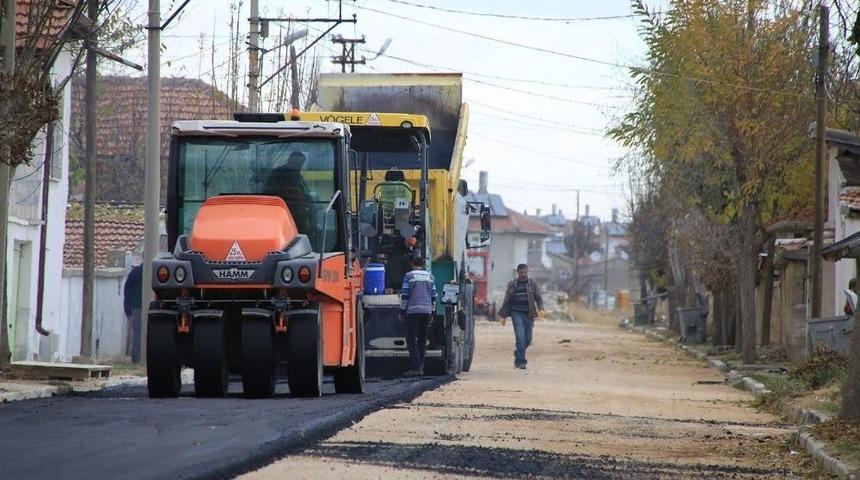 Karaman Belediyesi İki Mahallede 65 Sokağı Asfaltladı