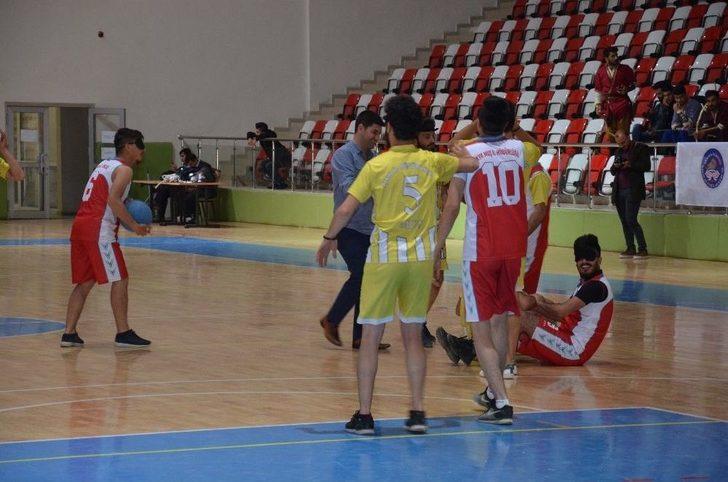 Görme Engellileri Anlamak İçin Gözleri Kapalı Maç Yaptılar G5