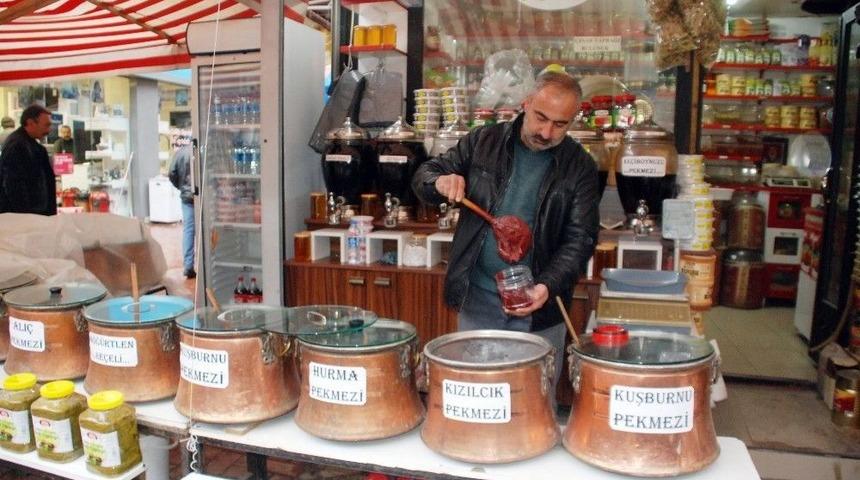 Kış Aylarında Sofraların Vazgeçilmezi ’pekmez’