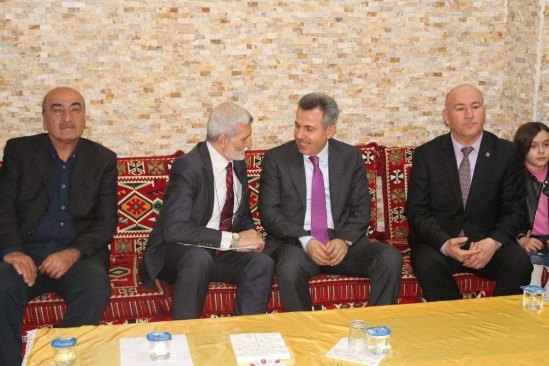 Vali Elban, Huzurevi Sakinleri İle Botcce Oyunu Oynadı