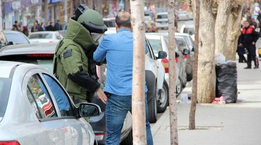 Erzurum&rsquo;da Ş&uuml;pheli &Ccedil;anta F&uuml;nyeyle Patlatıldı