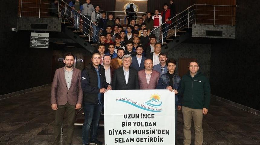 Başkan Karaosmanoğlu, Sivaslı &Ouml;ğrencileri Ağırladı