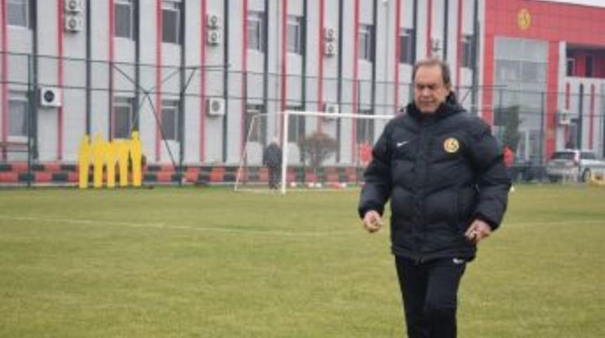 T&uuml;rk Futbolunun Efsane Takımı Zor G&uuml;nler Ge&ccedil;iriyor