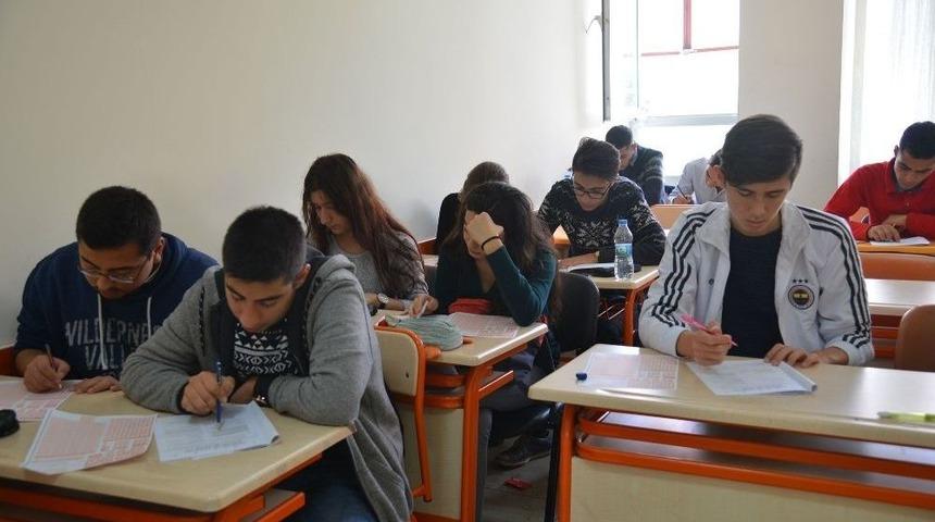 Gen&ccedil;lik Eğitim Merkezleri&rsquo;nden 11 Bin Kişilik Deneme Sınavı