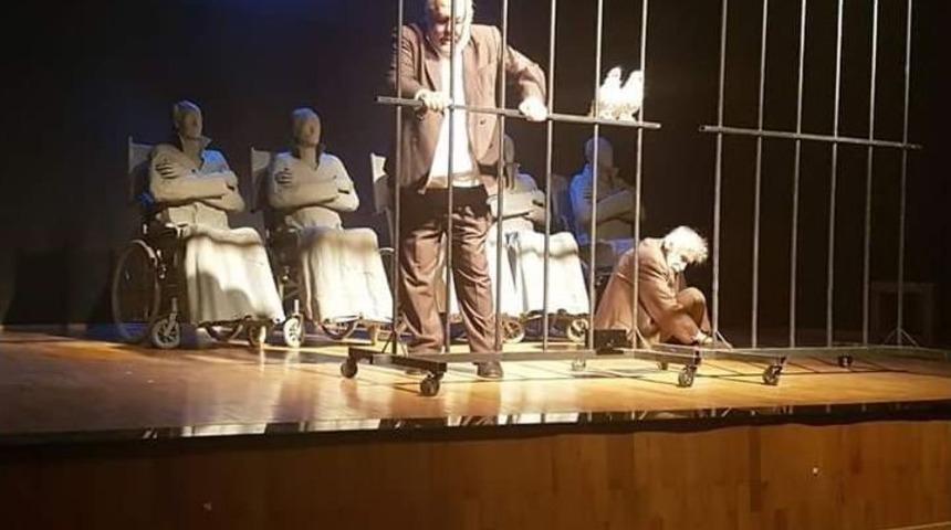 Didimliler Usta Oyuncuları Sahnede İzledi