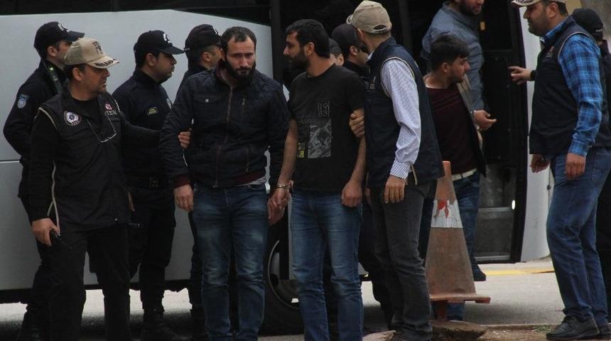 Deaş&rsquo;tan Sakalını Kesenlere İşkence