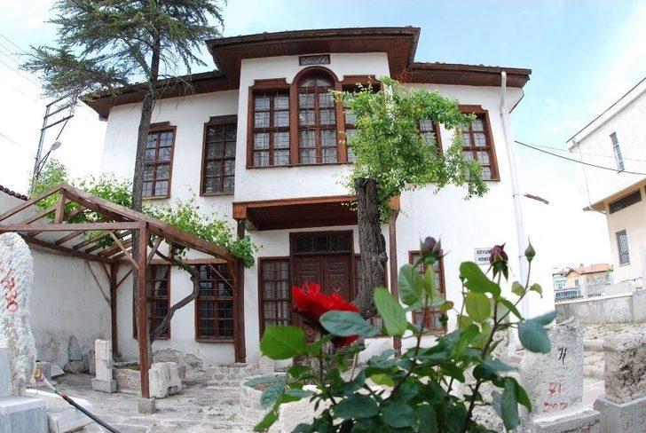 Koyunoğlu Müze Ve Kütüphanesi’ne Tarihi Kentler Birliği’nden Ödül G3