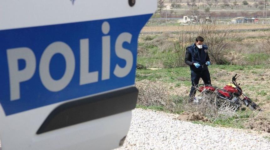 &Ccedil;alınan Motor Tarlaya Atılmış Halde Bulundu