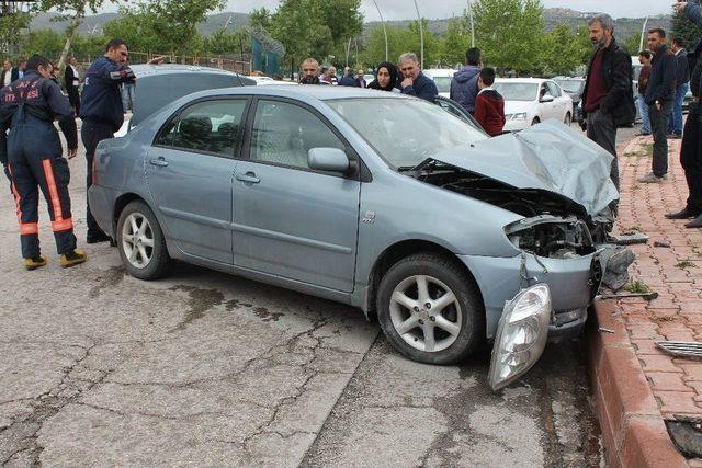 Elazığ’da Trafik Kazası: 3 Yaralı