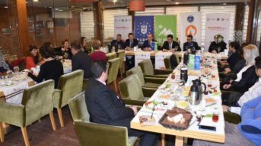 &lsquo;aile Oluyoruz&rsquo; Projesi Bursa&rsquo;da Başladı