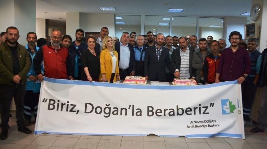 İzmit Belediyesi&rsquo;nde Toplu Doğum G&uuml;n&uuml; Etkinliği Ger&ccedil;ekleşti