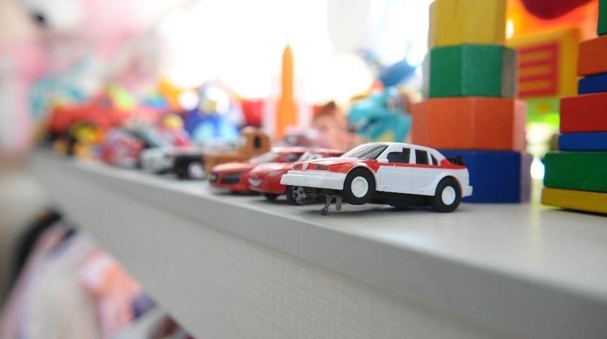 Bu Mağazada Gelinlikten Oyuncağa Kadar Her Şey Bedava