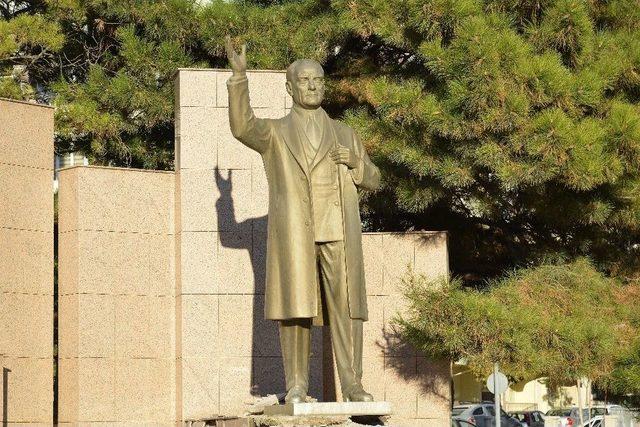 Yeni Hükümet Konağı Yapımı Çalışmasında Atatürk’ün Büstü Valilik Binasına Alınacak