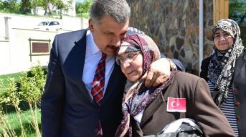 G&uuml;rkan&rsquo;dan Anneler G&uuml;n&uuml; Mesajı