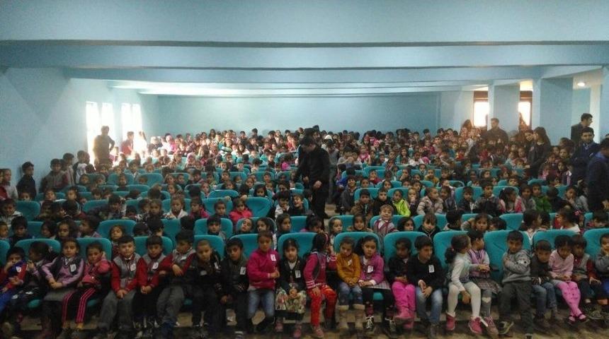 &Ccedil;aldıran İl&ccedil;esine Konferans Ve Tiyatro Salonu