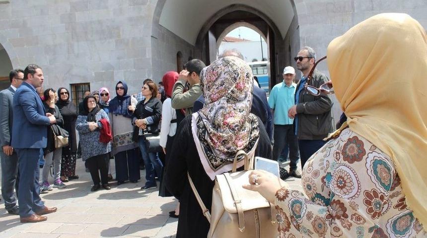 Battalgazi İl&ccedil;esi Turist &Ccedil;ekmeye Devam Ediyor