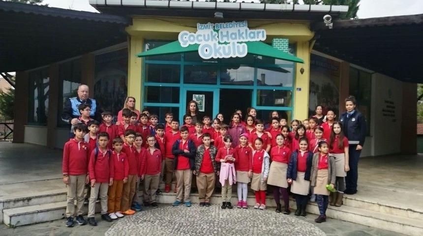 Zabıtadan &Ouml;ğrencilere Bilin&ccedil;li T&uuml;ketici Eğitimi