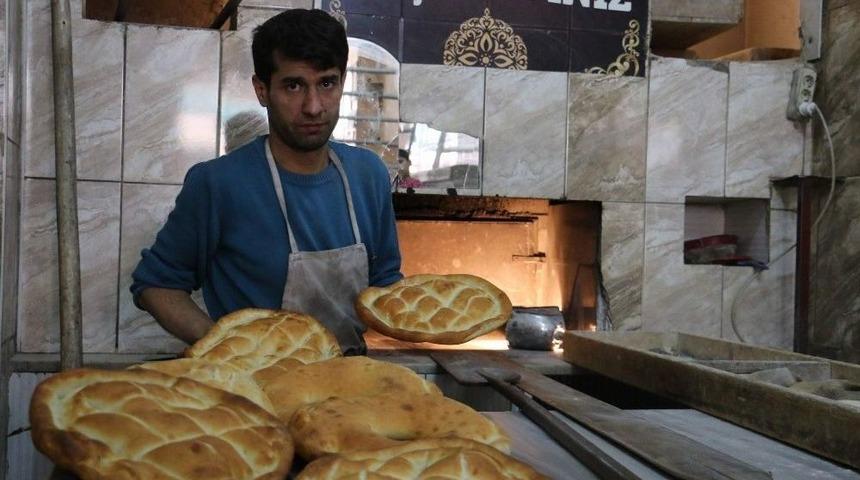 Siirt&rsquo;te Ramazan Pidesi 1,5 Tl&rsquo;den Satılacak
