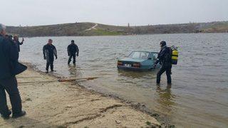 El Freni Çekilmeyen Ve Vitesi Boşta Unutulan Otomobil Baraja Düştü