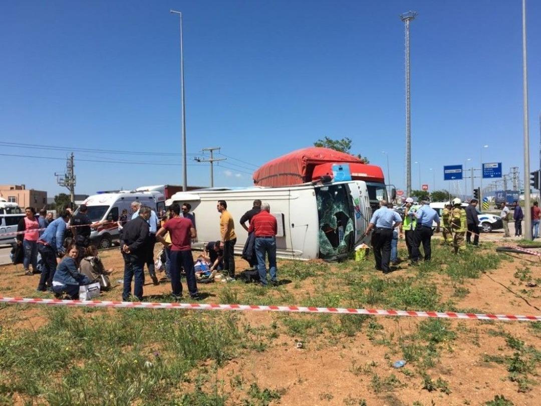 Balıkesir&rsquo;de Feci Kaza: 19 Yaralı