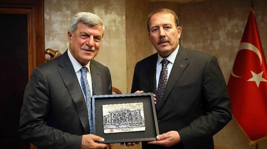 Başkan Karaosmanoğlu, Ak Parti Genel Başkan Yardımcısı Karacan&rsquo;ı Ağırladı