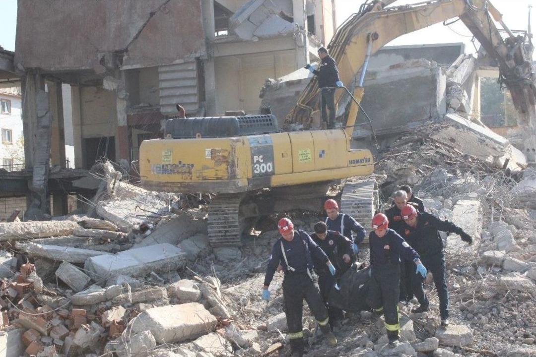 Denizli&rsquo;de Yıkımı Yapılan &Ccedil;arşıda İş Kazası: 1 &Ouml;l&uuml;