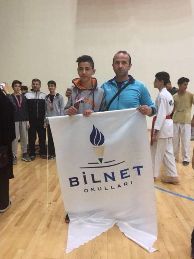 Diyarbakır Bilfen-bilnet Öğrencileri Karatede 5 Madalya Aldı