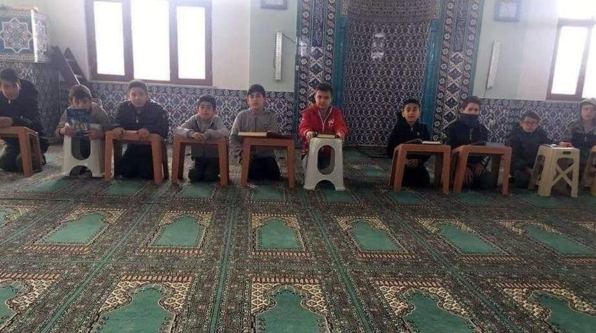 Camide Kur&rsquo;an-ı Kerim Dersi