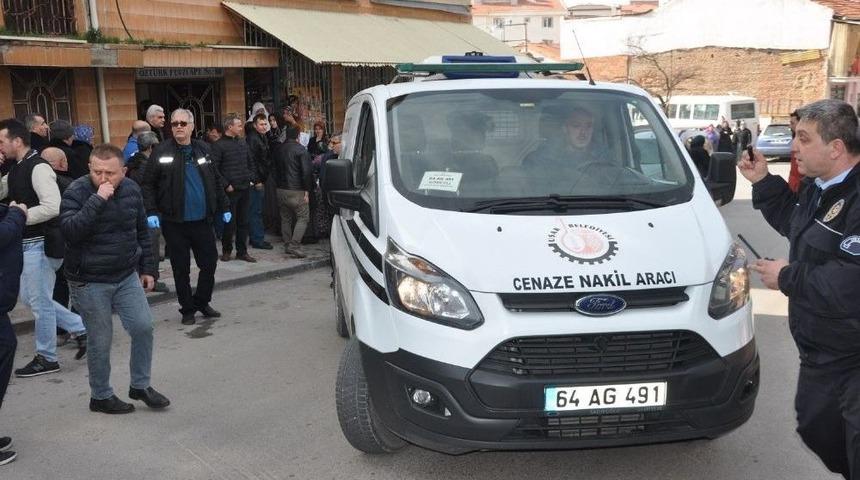Uşak&rsquo;ta &Ccedil;atıdan D&uuml;şen 2 İş&ccedil;iden Biri &Ouml;ld&uuml;, Diğeri Ağır Yaralandı