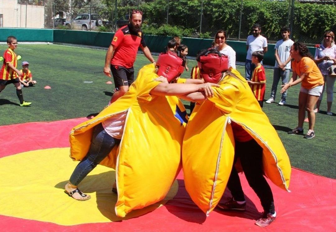 Bodrum&rsquo;da Anneler Sumo G&uuml;reşi Yapıp, Langırt Oynadı
