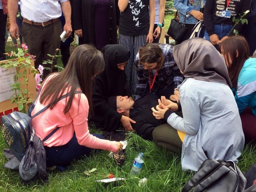 İlk Defa Anneler G&uuml;n&uuml; Etkinliğine Katılan Şehit Muratdağı&rsquo;nın Annesi Baygınlık Ge&ccedil;irdi