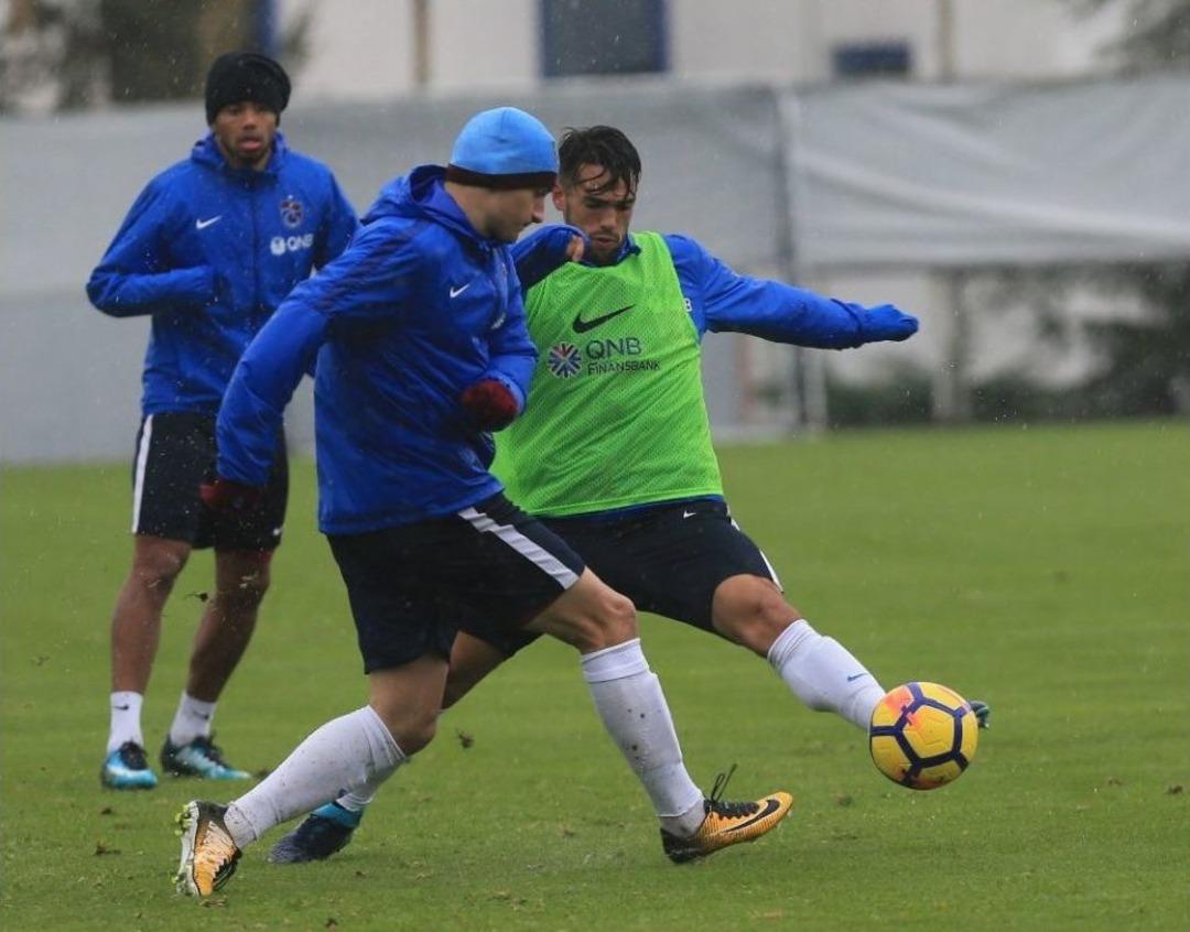 Trabzonspor, Yağmur Altında &Ccedil;alıştı