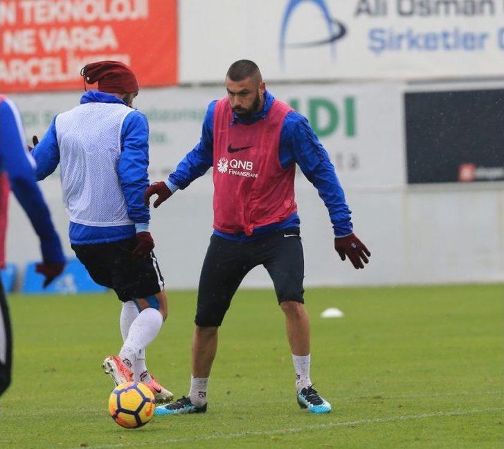 Trabzonspor, Yağmur Altında Çalıştı G3