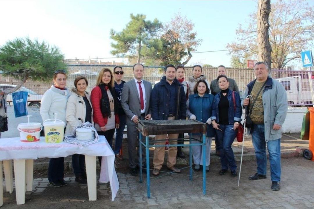 Okul Aile Birliği Sucuk Ekmek Etkinliğiyle Kışa &lsquo;merhaba&rsquo; Dedi