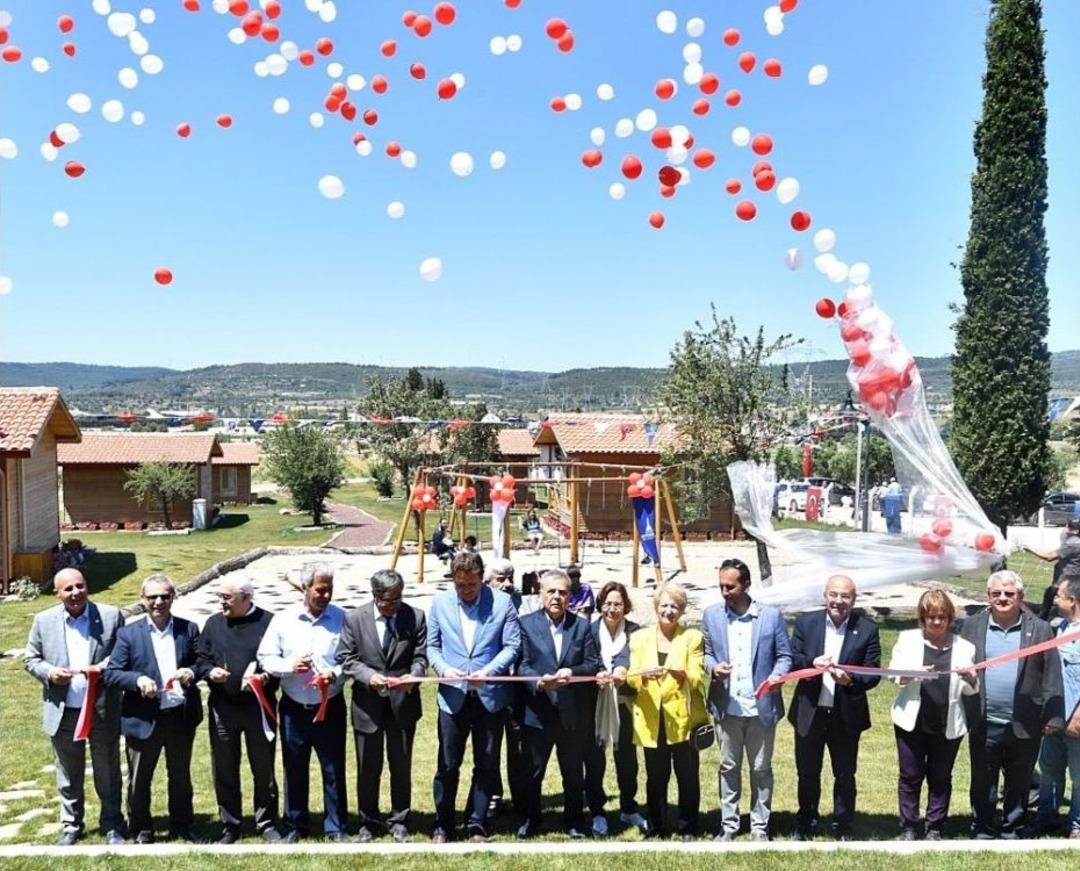 İzmir&rsquo;de &Ccedil;ifte Sevin&ccedil;