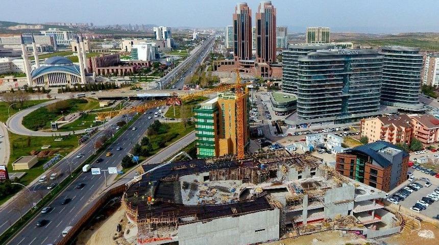 Atatürk Kültür Merkezi Yükseliyor