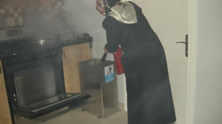 Kadınlar Doğal Afet Ve Acil Durumla Mücadeleyi Öğrendi