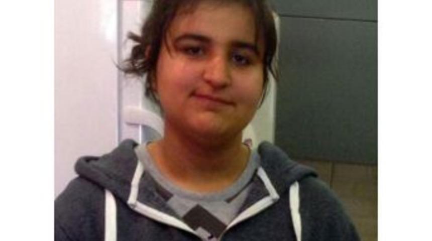 Otomobilin &Ccedil;arptığı Afgan Kız &Ouml;ld&uuml;