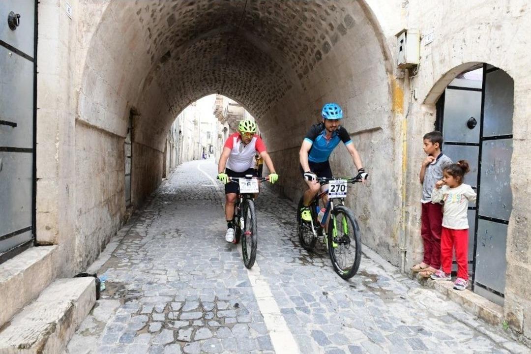 Tarihi Şanlıurfa Sokaklarında Bisiklet Yarışı