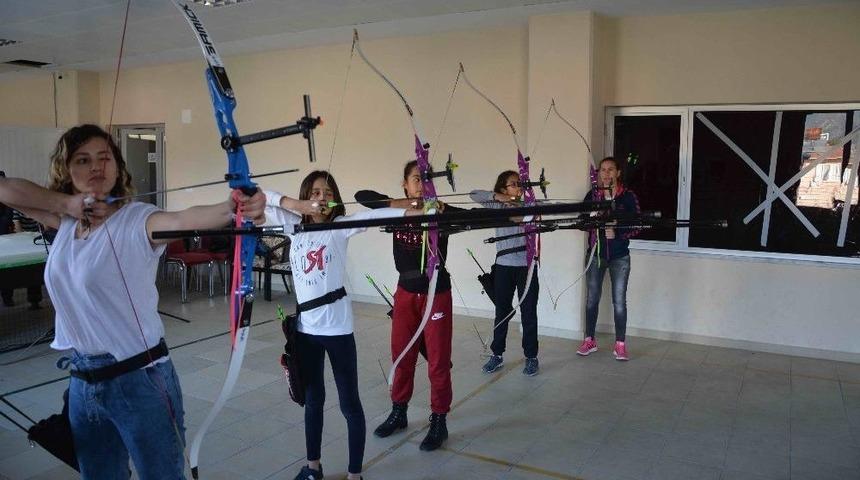 Geleceğin Ok&ccedil;uları Ortaca&rsquo;da Yetişiyor