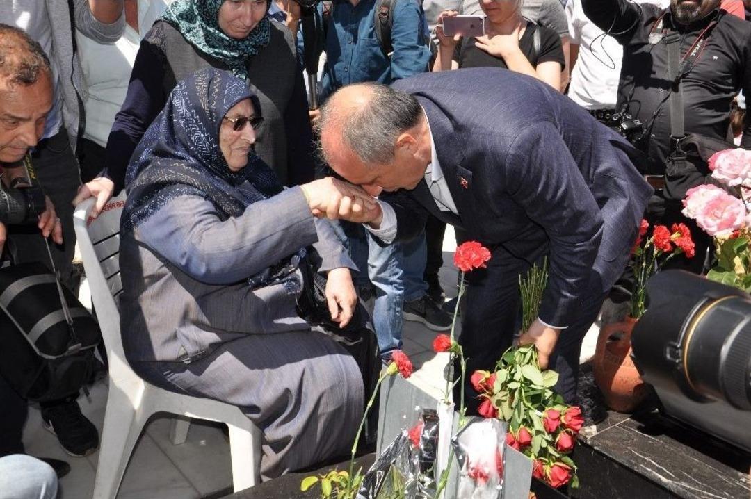 Muharrem İnce Soma Maden Şehitliğini Ziyaret Etti