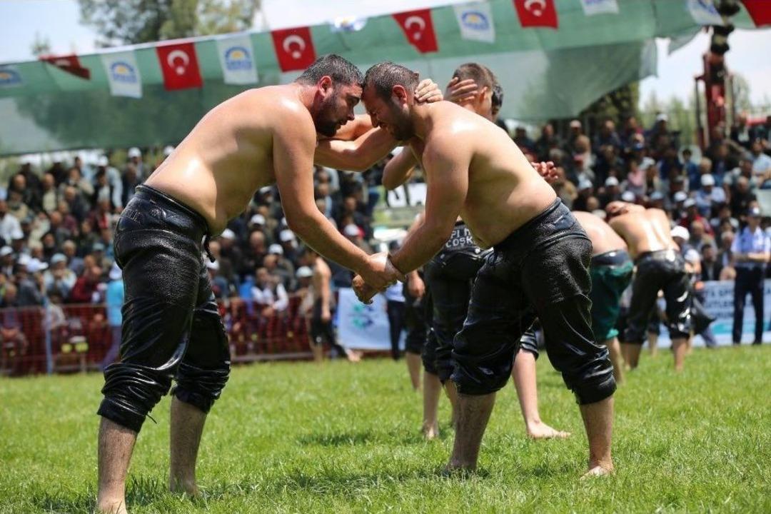 800 G&uuml;reş&ccedil;i, H&uuml;nkar &Ccedil;ayırı&rsquo;nda Ter D&ouml;k&uuml;yor