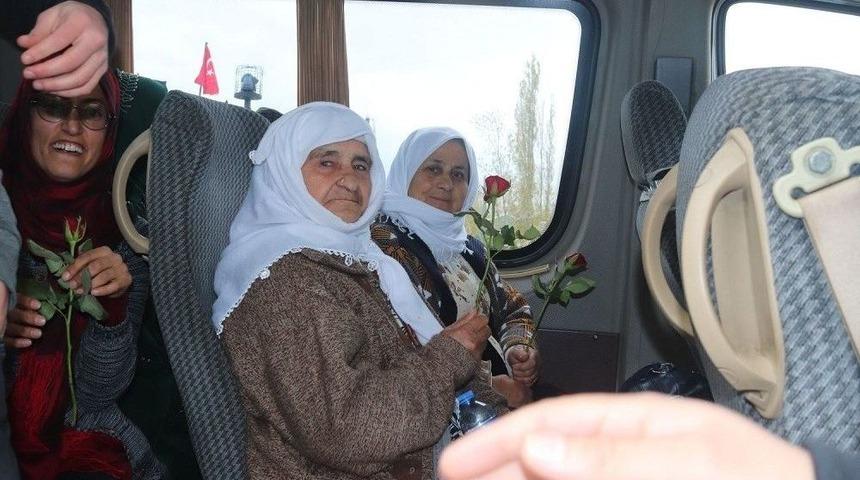 Başkale Polisinden &lsquo;anneler G&uuml;n&uuml;&rsquo; S&uuml;rprizi