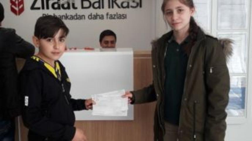 Öğrencilerinden Mehmetçiğe Destek