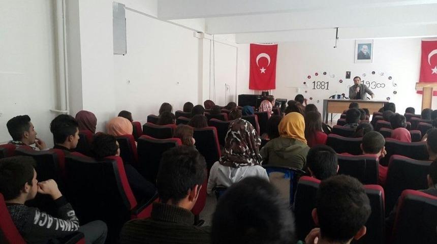 Erzurum Bilge Ve Kahraman Şehirdir