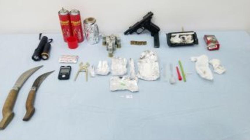 Tavşanlı&rsquo;da Silah Ve Uyuşturucu Madde Ele Ge&ccedil;irildi