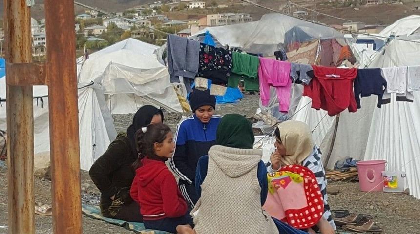 (&ouml;zel Haber) Ortadoğu&rsquo;daki Savaş En &Ccedil;ok &Ccedil;ocukları Ve Kadınları Vurdu